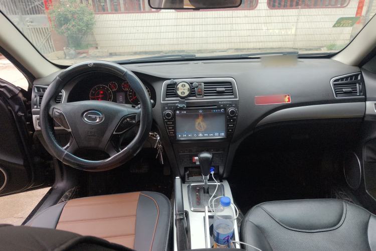 Used GAC Trumpchi GA5 2013 2.0L Automatic Elite Edition Center Console