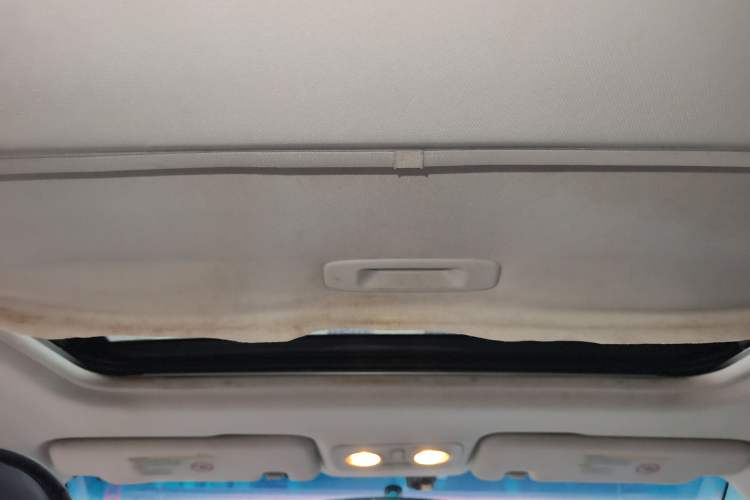 Used GAC Trumpchi GA5 2013 2.0L Automatic Elite Edition Headliner