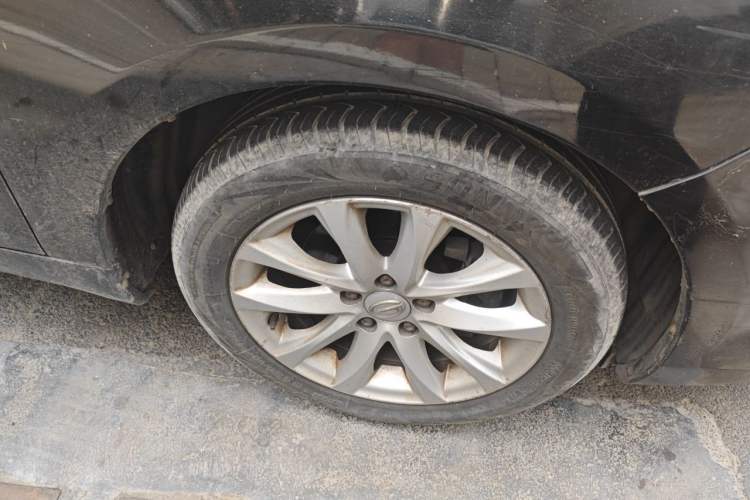 Used GAC Trumpchi GA5 2013 2.0L Automatic Elite Edition Right Front Wheel Hub