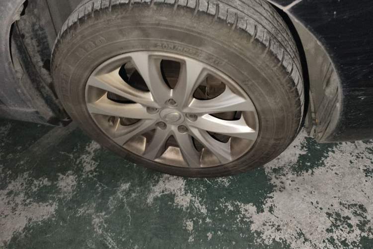 Used GAC Trumpchi GA5 2013 1.8L Automatic Luxury Model Right Front Wheel Hub