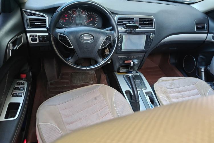 Used GAC Trumpchi GA5 2013 1.8T Automatic Comfort Edition Center Console