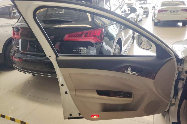 Used GAC Trumpchi GA5 2013 1.8L Automatic Luxury Model Left Front Door Interior