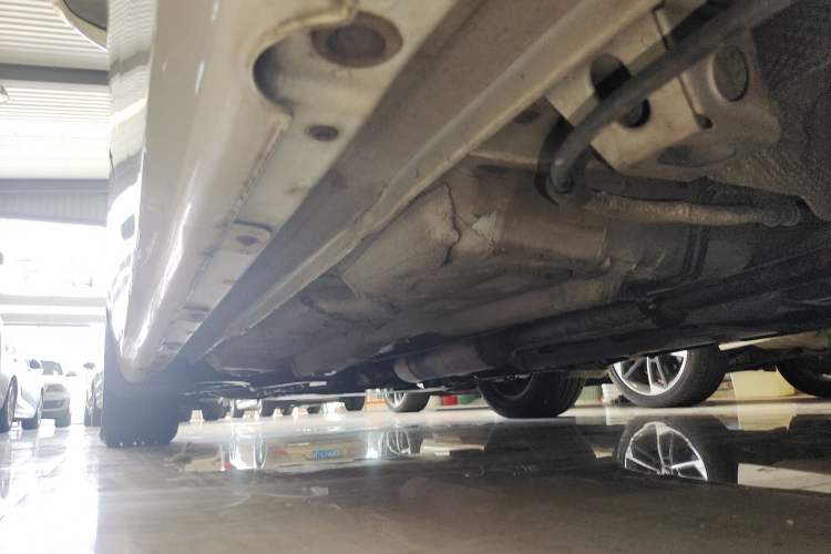 Used GAC Trumpchi GA5 2013 1.8L Automatic Luxury Model Left Side Sill