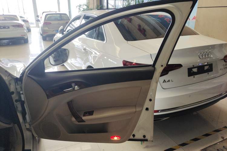 Used GAC Trumpchi GA5 2013 1.8L Automatic Luxury Model Right Front Door Interior