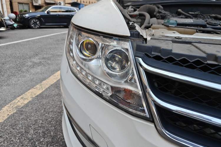Used GAC Trumpchi GA5 2013 1.8T Automatic Comfort Edition Right Front Headlight