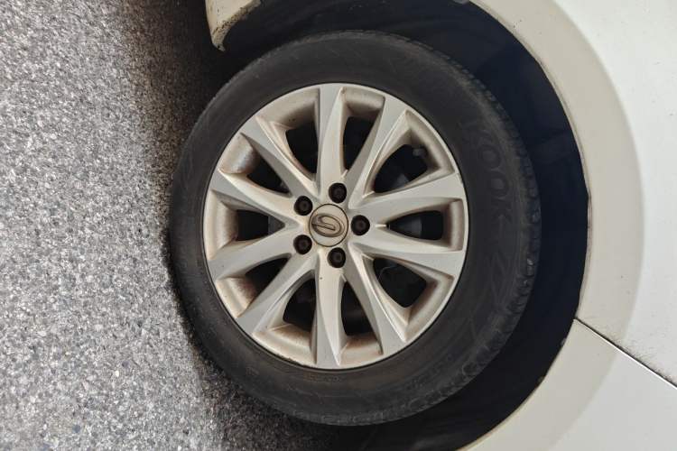 Used GAC Trumpchi GA5 2013 1.8T Automatic Comfort Edition Right Front Wheel Hub