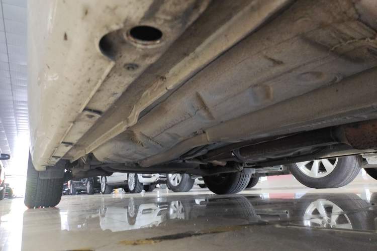 Used GAC Trumpchi GA5 2013 1.8L Automatic Luxury Model Right Side Sill