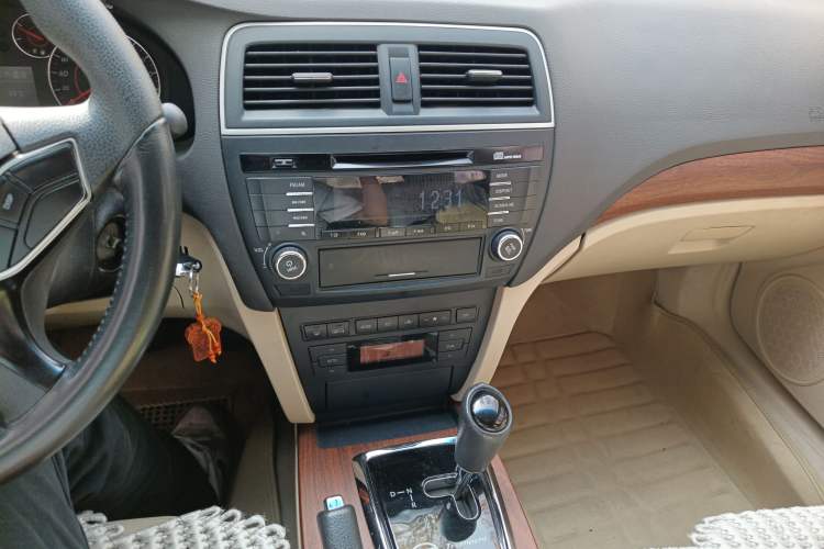 Used GAC Trumpchi GA5 New Energy 2015 Range-Extended Elite Edition Audio And AC Panel