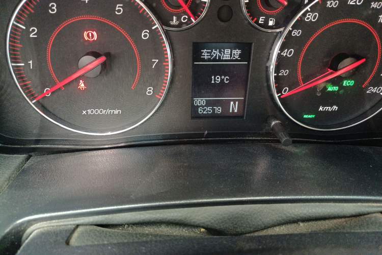 Used GAC Trumpchi GA5 New Energy 2015 Range-Extended Elite Edition Odometer Close Up