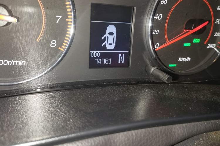 Used GAC Trumpchi GA5 New Energy 2016 PHEV Deluxe Edition Odometer Close Up