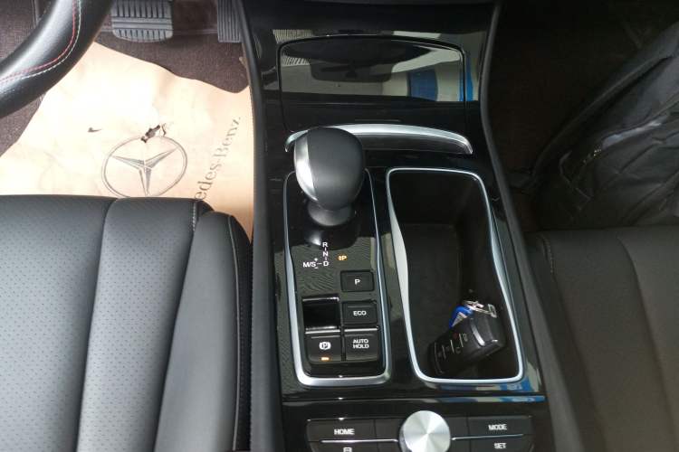 Used GAC Trumpchi GA6 2019 270T Automatic Luxury Edition Gear Lever