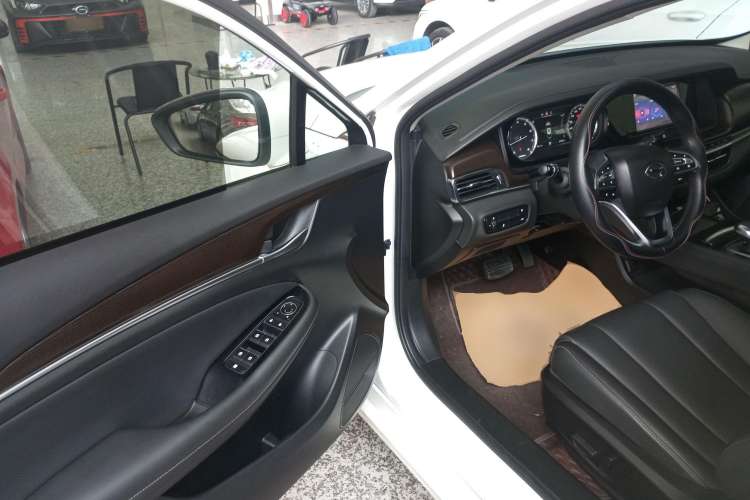 Used GAC Trumpchi GA6 2019 270T Automatic Luxury Edition Interior 3