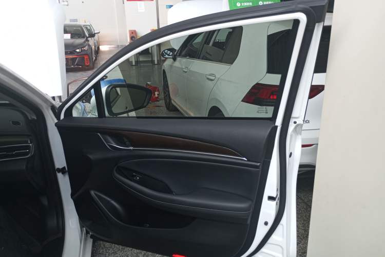 Used GAC Trumpchi GA6 2019 270T Automatic Luxury Edition Interior 5