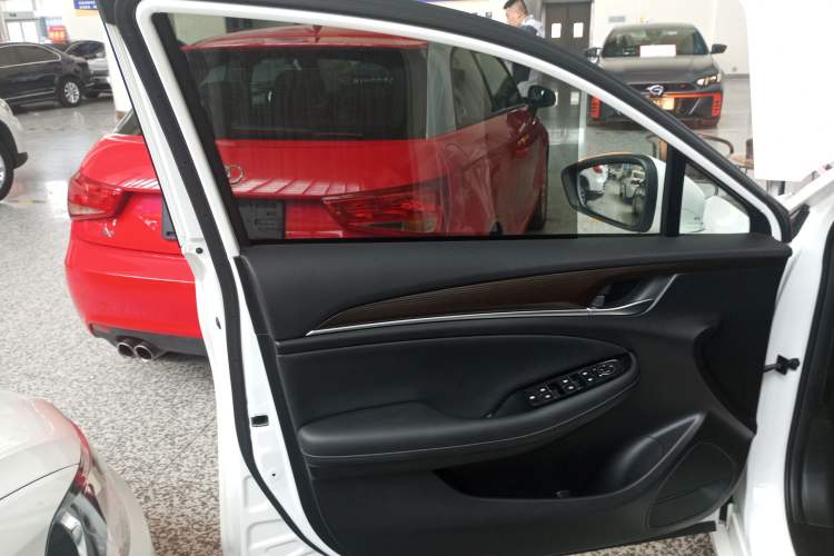 Used GAC Trumpchi GA6 2019 270T Automatic Luxury Edition Interior 7