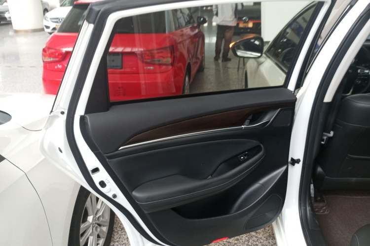 Used GAC Trumpchi GA6 2019 270T Automatic Luxury Edition Interior 8