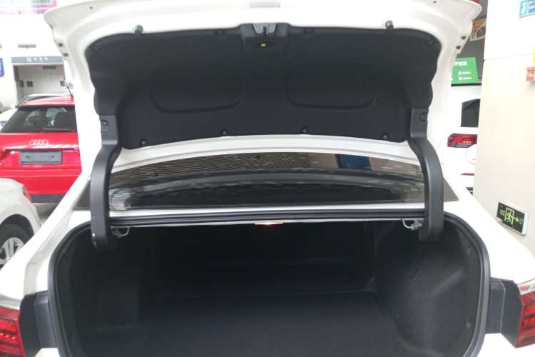 Used GAC Trumpchi GA6 2019 270T Automatic Luxury Edition Trunk