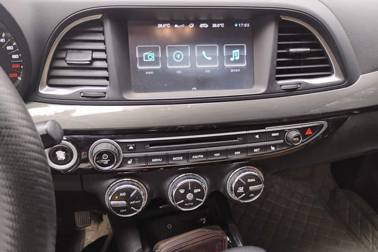Used GAC Trumpchi GA6 2015 1.8T DCT Luxury Navigation Model Audio And AC Panel