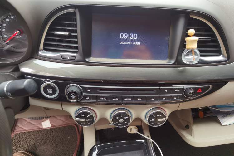 Used GAC Trumpchi GA6 2015 1.8T DCT Luxury Navigation Model Audio And AC Panel