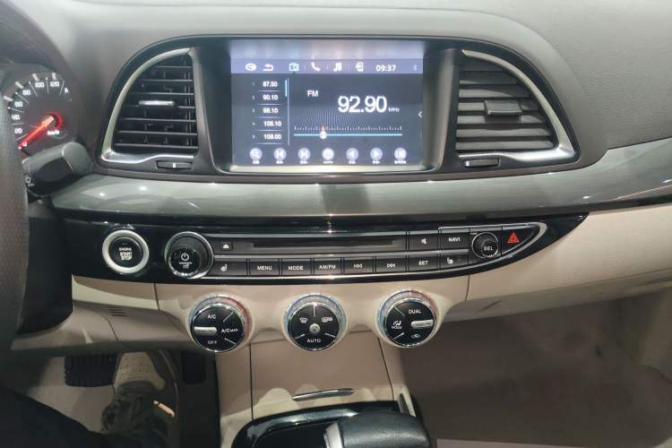 Used GAC Trumpchi GA6 2015 1.8T DCT Luxury Navigation Model Audio And AC Panel