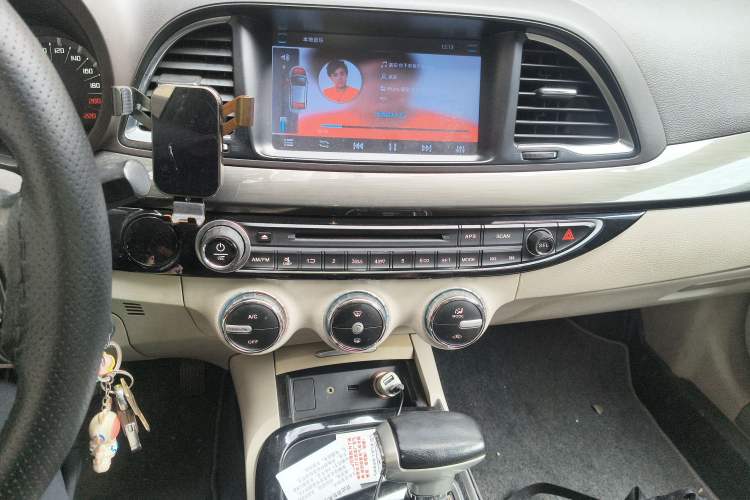 Used GAC Trumpchi GA6 2015 1.8T DCT Comfort Model Audio And AC Panel
