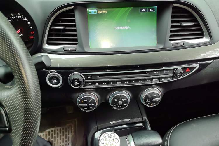 Used GAC Trumpchi GA6 2015 1.8T DCT Elite Model Audio And AC Panel
