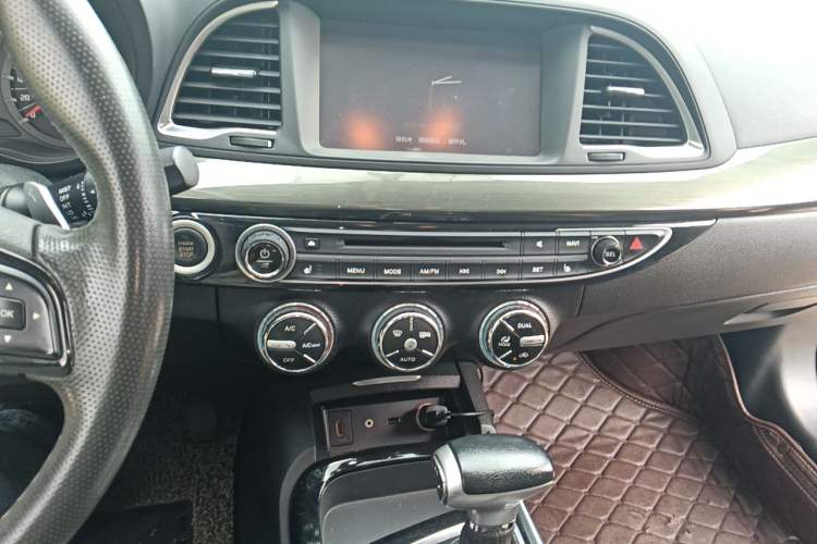 Used GAC Trumpchi GA6 2015 1.8T DCT Luxury Smart Model Audio And AC Panel