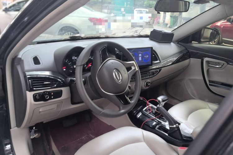 Used GAC Trumpchi GA6 2015 1.8T DCT Comfort Model Center Console