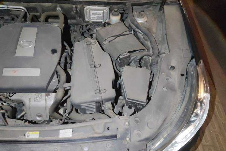 Used GAC Trumpchi GA6 2015 1.8T DCT Elite Model Engine Bay Left