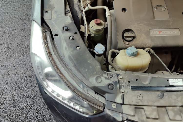 Used GAC Trumpchi GA6 2015 1.8T DCT Elite Model Engine Bay Right