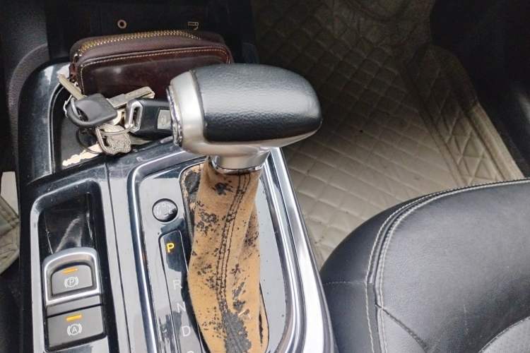 Used GAC Trumpchi GA6 2015 1.8T DCT Luxury Navigation Model Gear Lever