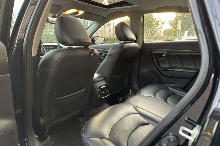 Used GAC Trumpchi GA6 2015 1.8T DCT Luxury Navigation Model Interior 4