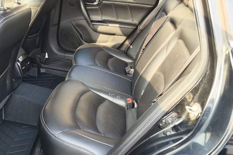 Used GAC Trumpchi GA6 2015 1.6T Manual Elite Model Interior 4