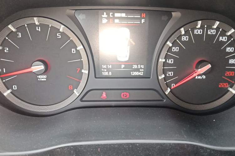 Used GAC Trumpchi GA6 2015 1.8T DCT Luxury Smart Model Odometer Close Up