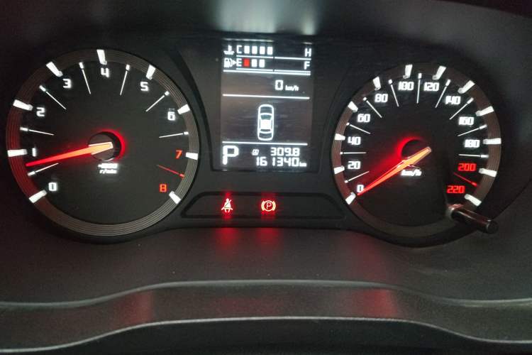 Used GAC Trumpchi GA6 2015 1.8T DCT Elite Model Odometer Close Up