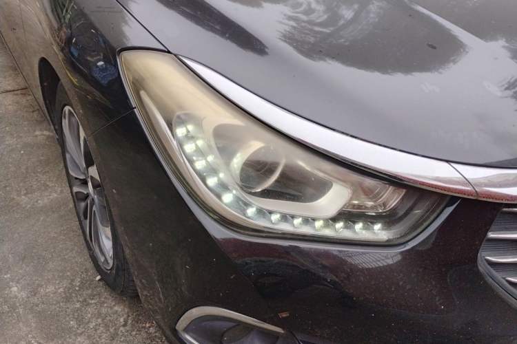 Used GAC Trumpchi GA6 2015 1.8T DCT Luxury Navigation Model Right Front Headlight