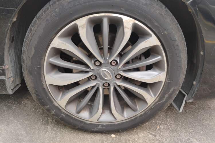 Used GAC Trumpchi GA6 2015 1.8T DCT Luxury Navigation Model Right Front Wheel Hub