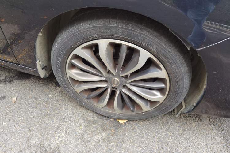 Used GAC Trumpchi GA6 2015 1.8T DCT Luxury Navigation Model Right Front Wheel Hub