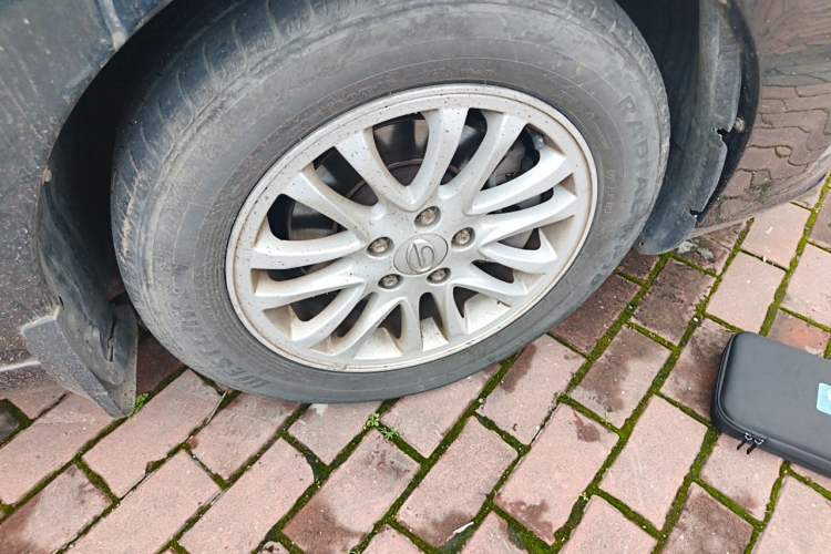 Used GAC Trumpchi GA6 2015 1.8T DCT Comfort Model Right Front Wheel Hub