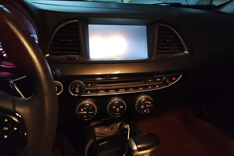Used GAC Trumpchi GA6 2015 1.8T DCT Luxury Navigation Model Audio And AC Panel