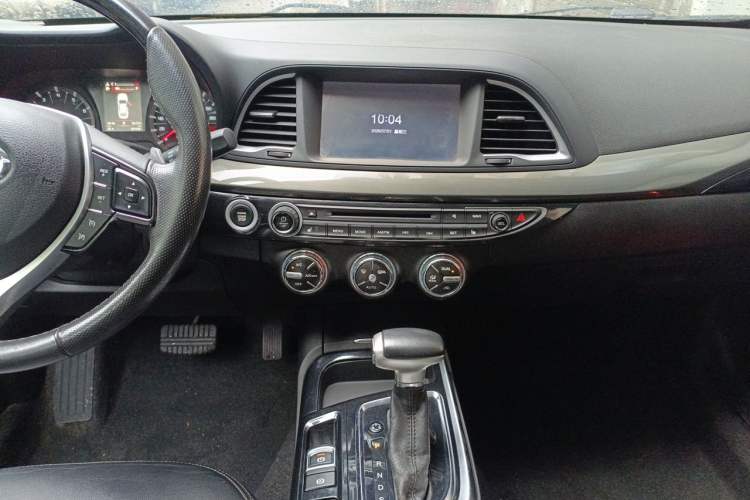 Used GAC Trumpchi GA6 2015 1.8T DCT Luxury Navigation Model Audio And AC Panel