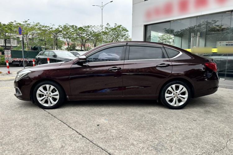 Used GAC Trumpchi GA6 2015 1.6T Manual Elite Model Exterior 6