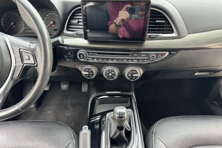 Used GAC Trumpchi GA6 2015 1.6T Manual Elite Model Interior 3