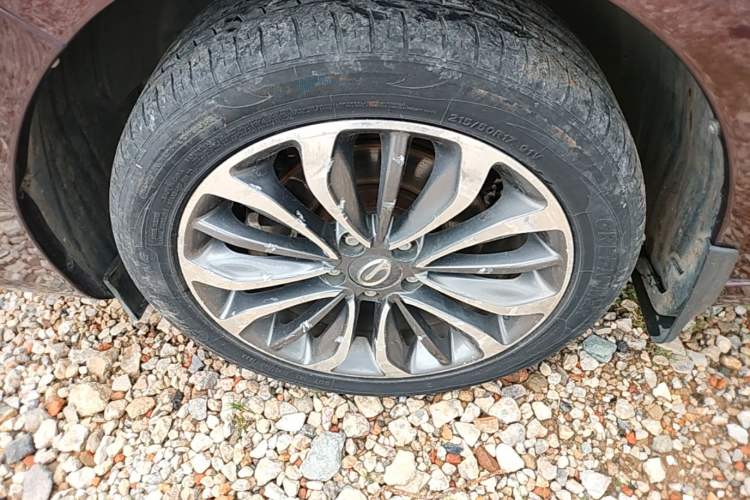 Used GAC Trumpchi GA6 2015 1.8T DCT Luxury Navigation Model Left Front Wheel Hub