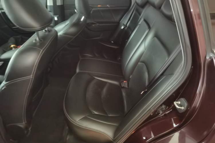 Used GAC Trumpchi GA6 2015 1.8T DCT Luxury Navigation Model Left Rear Seat