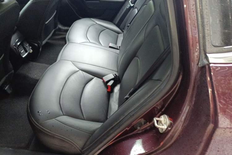Used GAC Trumpchi GA6 2015 1.8T DCT Luxury Navigation Model Left Rear Seat