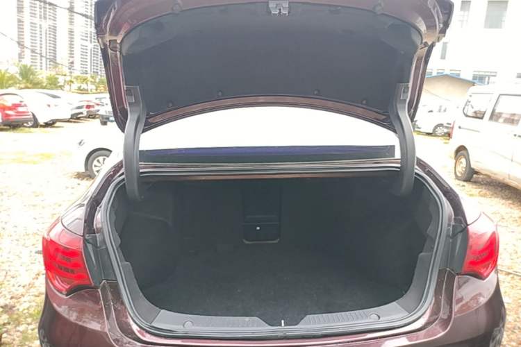 Used GAC Trumpchi GA6 2015 1.8T DCT Luxury Navigation Model Trunk