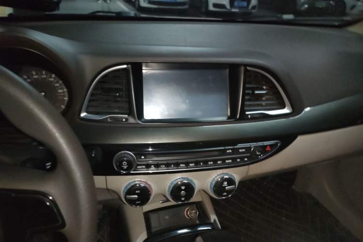 Used GAC Trumpchi GA6 2015 1.8T DCT Comfort Model Audio And AC Panel