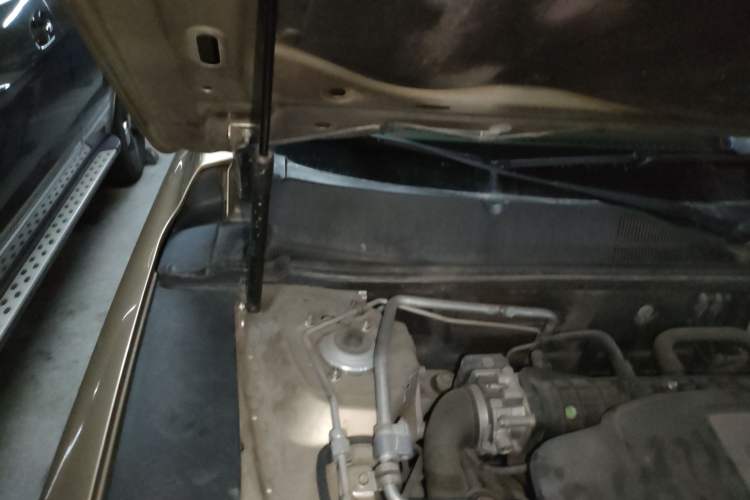 Used GAC Trumpchi GA6 2015 1.8T DCT Comfort Model Engine Bay Right