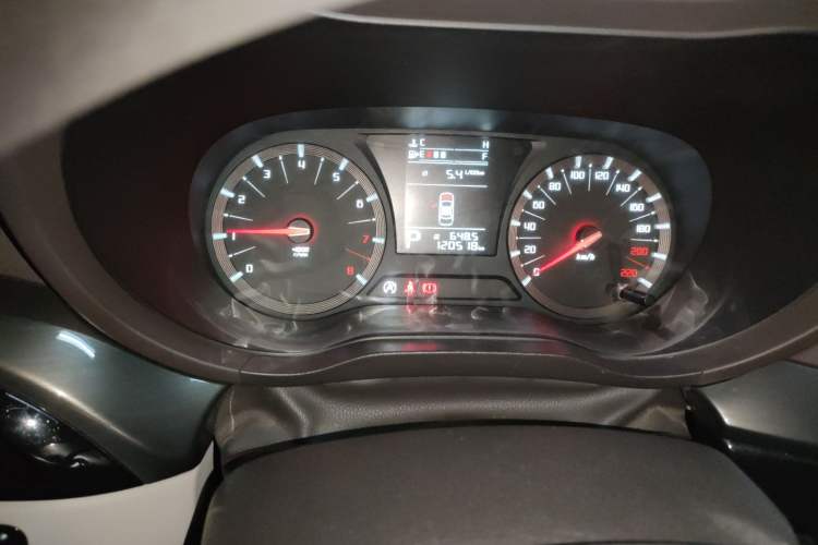 Used GAC Trumpchi GA6 2015 1.8T DCT Comfort Model Odometer Close Up