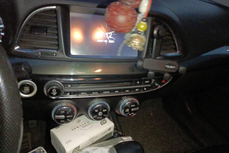 Used GAC Trumpchi GA6 2015 1.8T DCT Luxury Navigation Model Audio And AC Panel